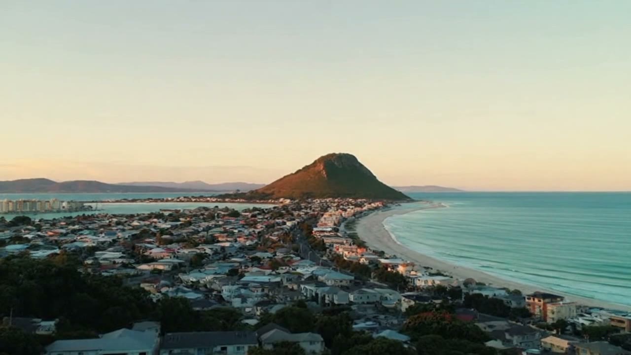 Buying and selling in Tauranga & the Bay of Plenty — realistic NZ property scene